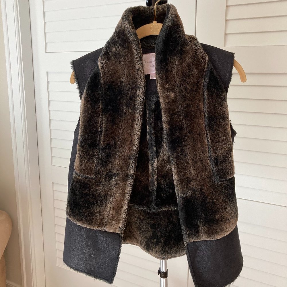 Womens Romeo and Juliet Couture Faux Shearling Vest Size S